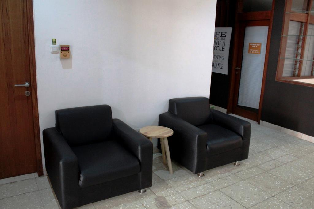 Hostel Pinisi Backpacker Bandung Exterior foto