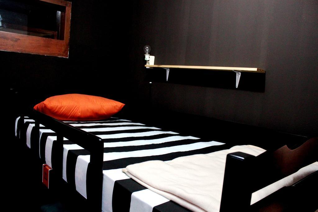 Hostel Pinisi Backpacker Bandung Zimmer foto