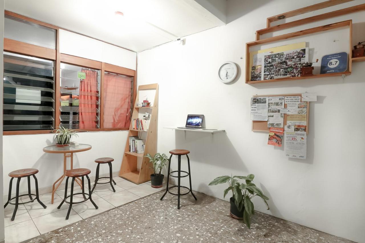 Hostel Pinisi Backpacker Bandung Exterior foto